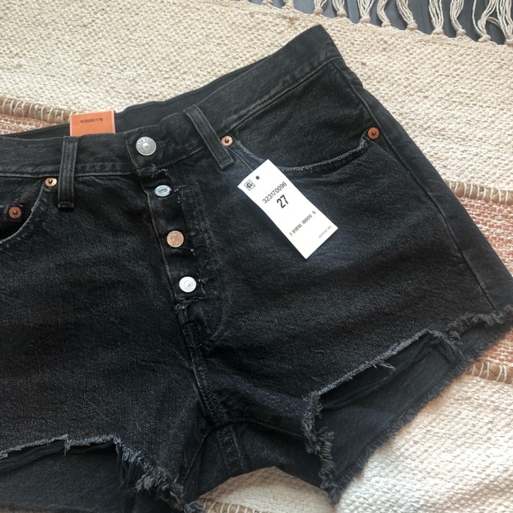 NWT Levi’s 501 Black Button Fly Cut Off Shorts - Picture 2 of 5